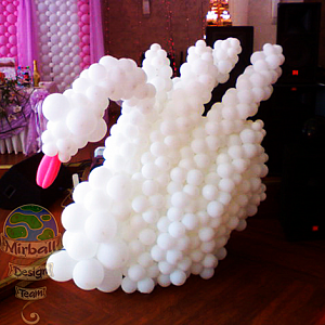 Фигура из шаров "Лебедь" на свадьбу 