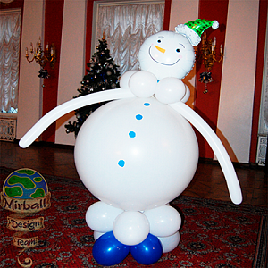 Фигура из шаров "Снеговик" на Новый Год