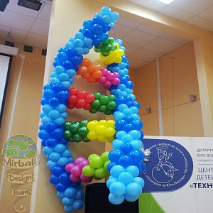 Фигура из шариков "ДНК" для фармакологической выставки 300 см